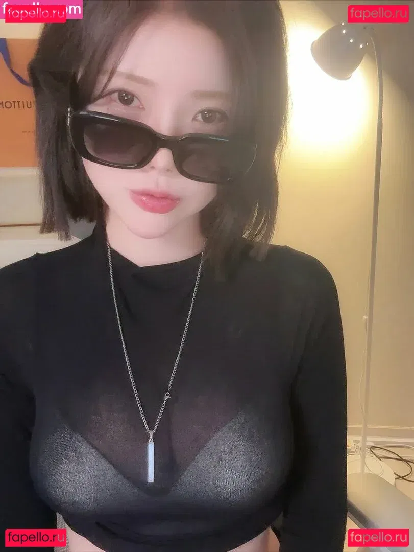 gksmf0f0 Onlyfans Photo Gallery 