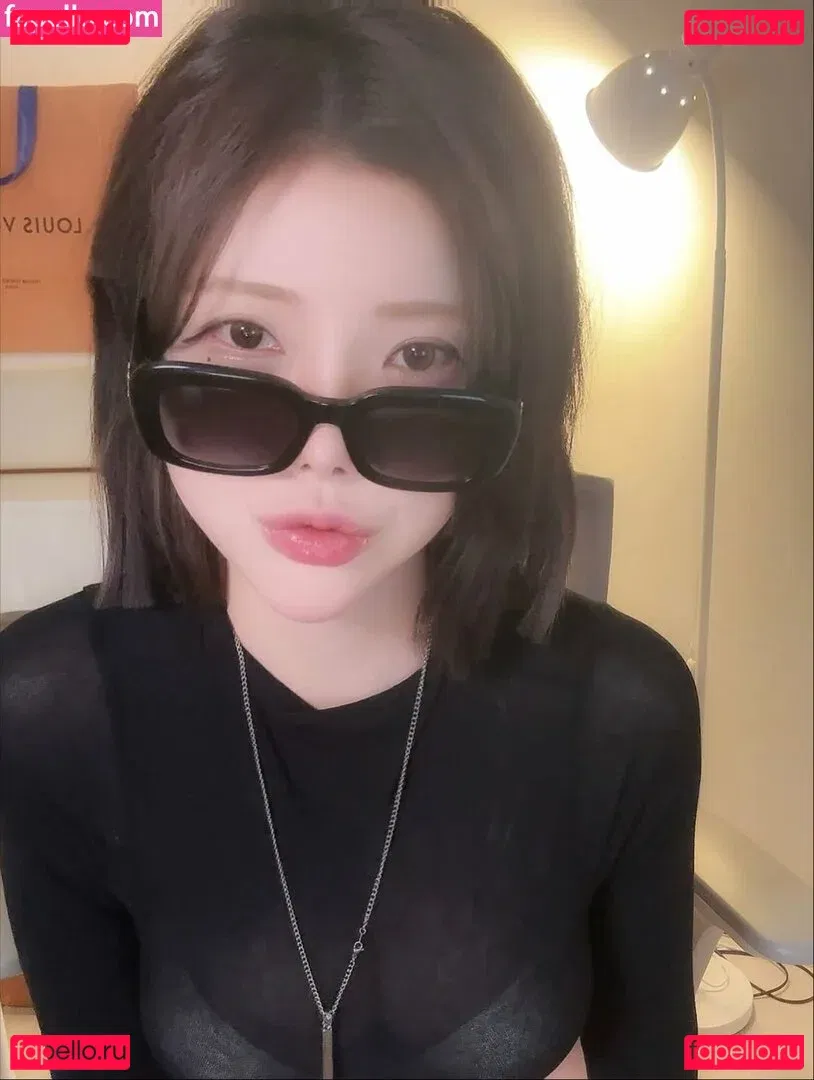 gksmf0f0 Onlyfans Photo Gallery 