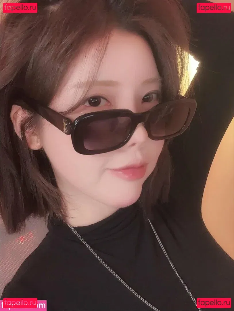 gksmf0f0 Onlyfans Photo Gallery 