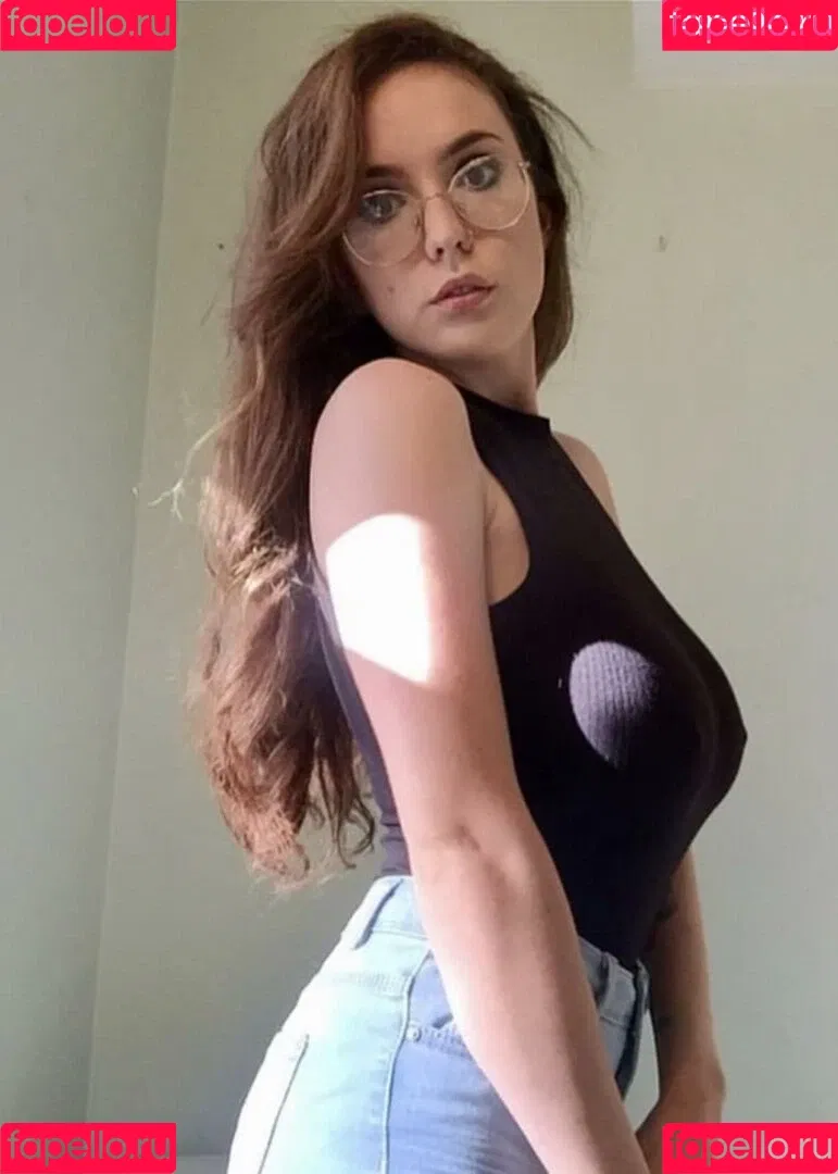 Laura Marie Onlyfans Photo Gallery 