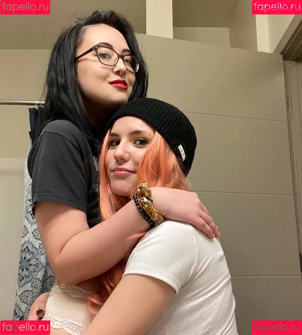 Laura Marie Onlyfans Photo Gallery 