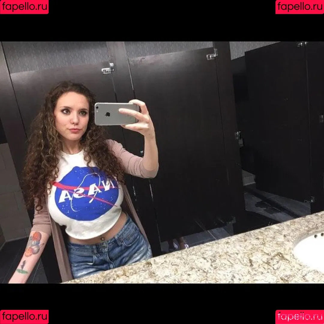 Laura Marie Onlyfans Photo Gallery 