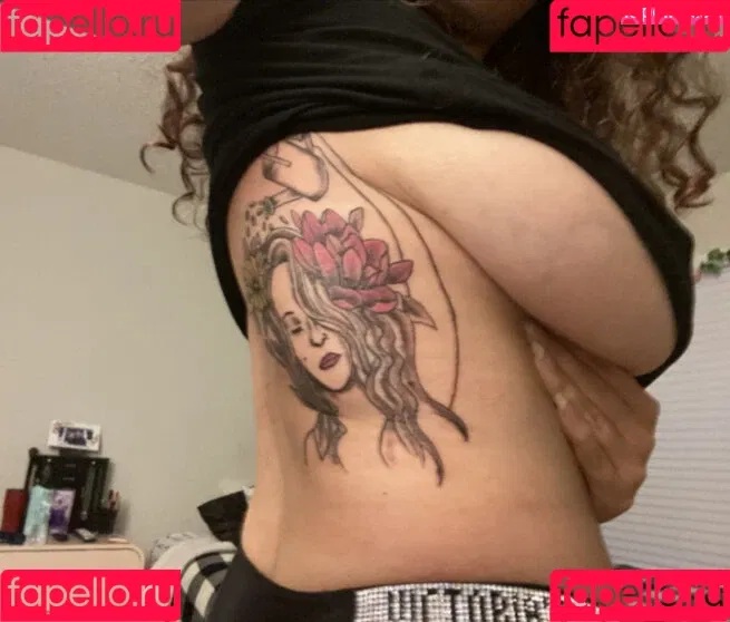Laura Marie Onlyfans Photo Gallery 