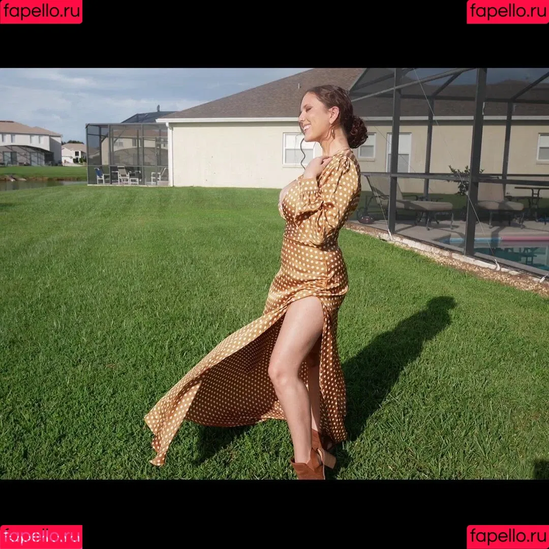 Laura Marie Onlyfans Photo Gallery 