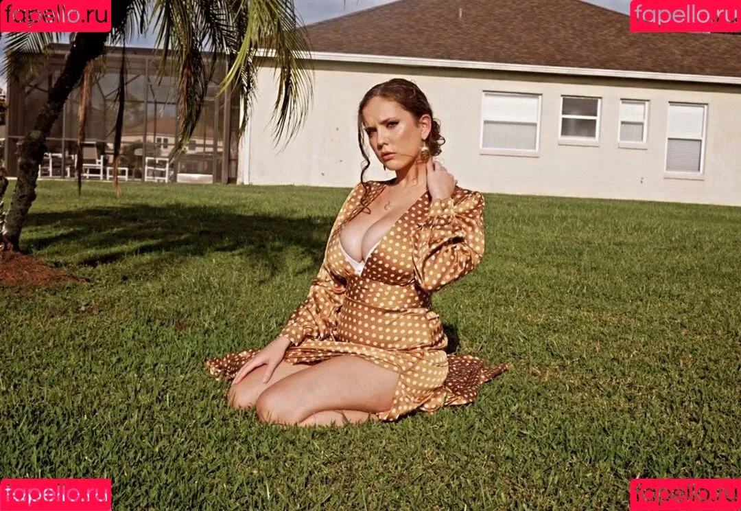 Laura Marie Onlyfans Photo Gallery 