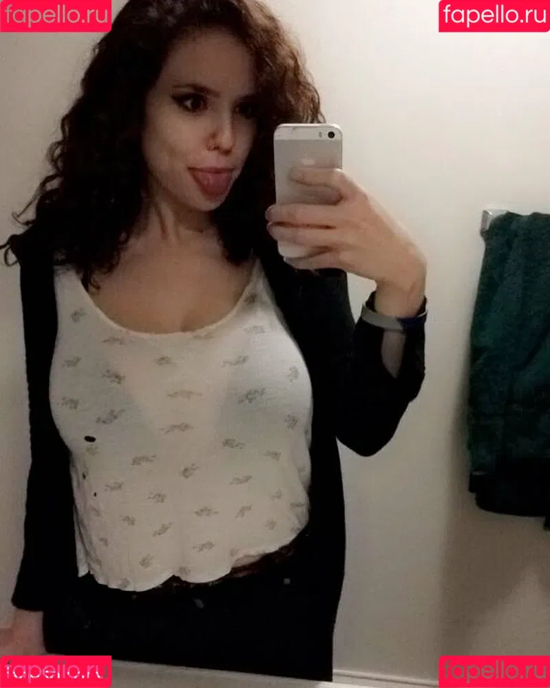 Laura Marie Onlyfans Photo Gallery 