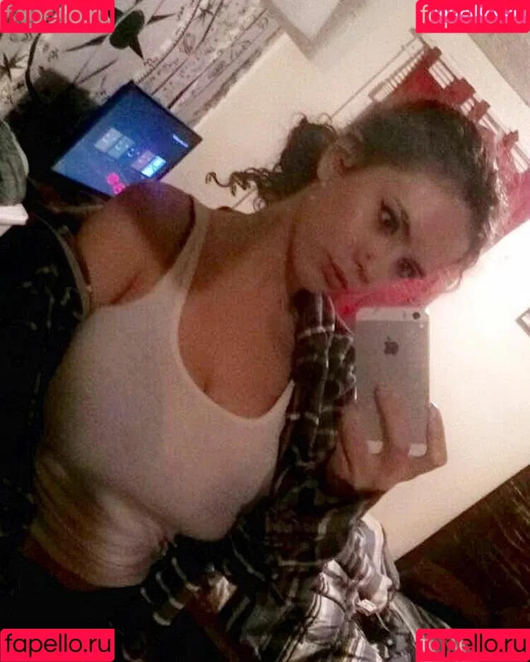 Laura Marie Onlyfans Photo Gallery 