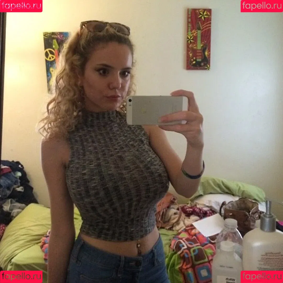Laura Marie Onlyfans Photo Gallery 