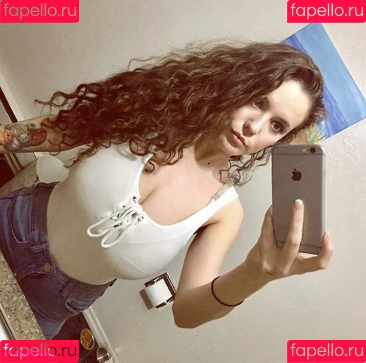 Laura Marie Onlyfans Photo Gallery 