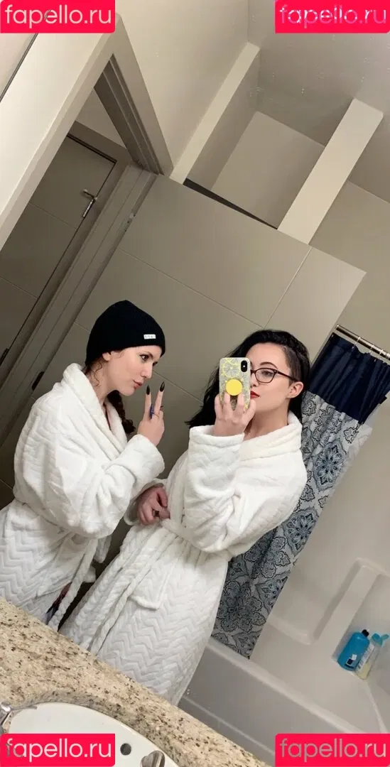 Laura Marie Onlyfans Photo Gallery 