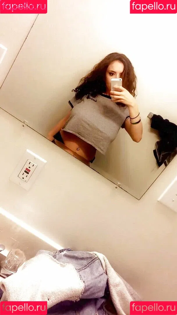 Laura Marie Onlyfans Photo Gallery 