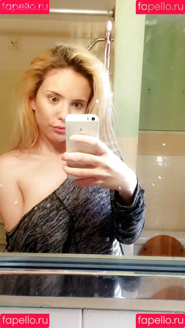 Laura Marie Onlyfans Photo Gallery 