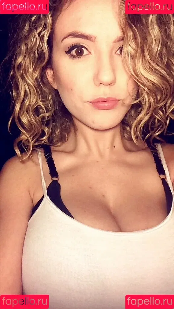 Laura Marie Onlyfans Photo Gallery 