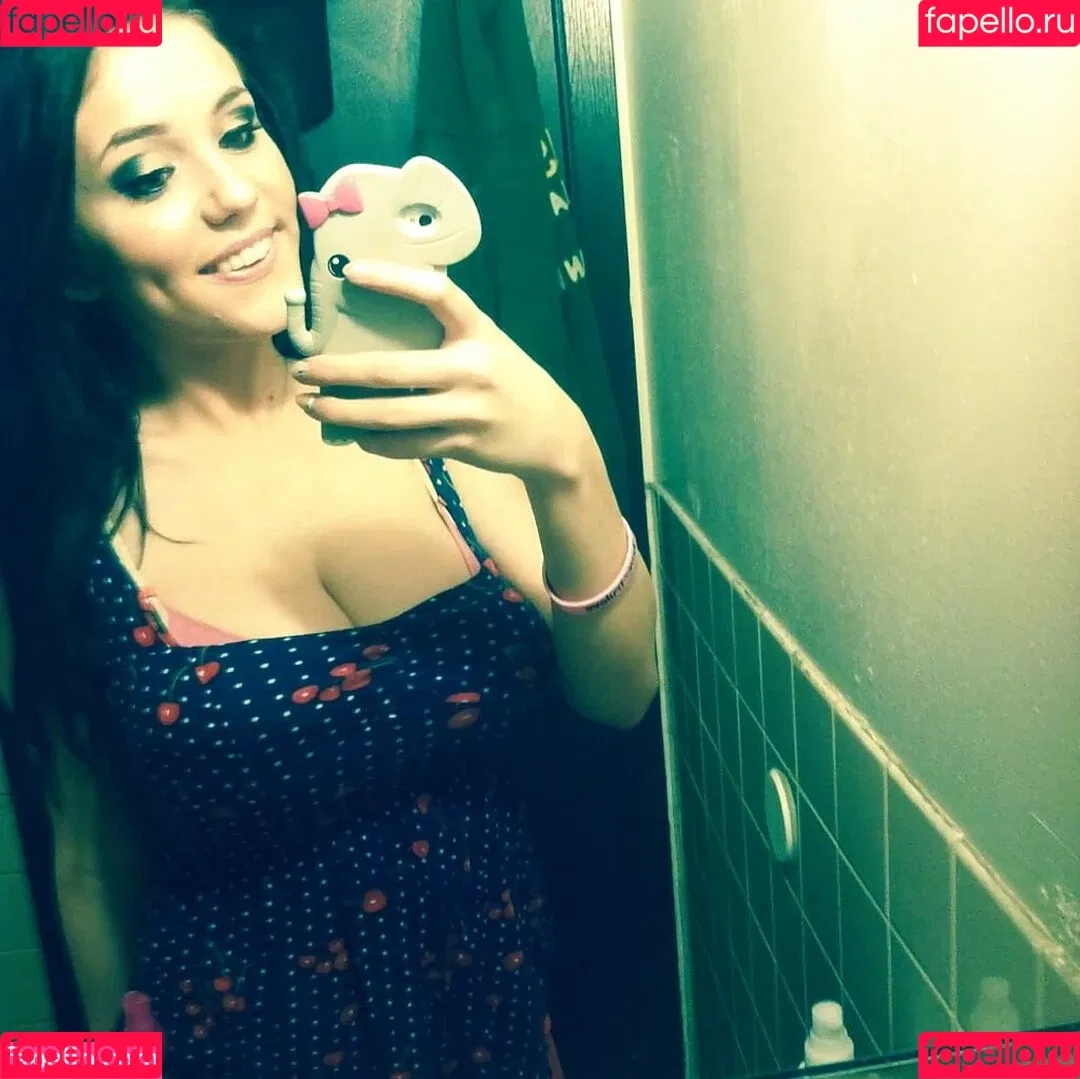 Laura Marie Onlyfans Photo Gallery 