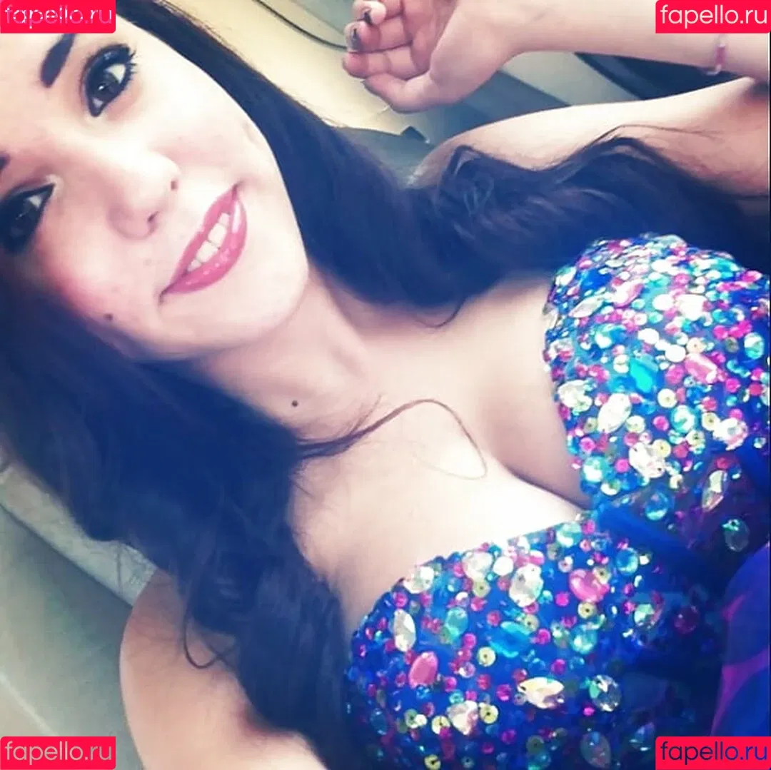 Laura Marie Onlyfans Photo Gallery 