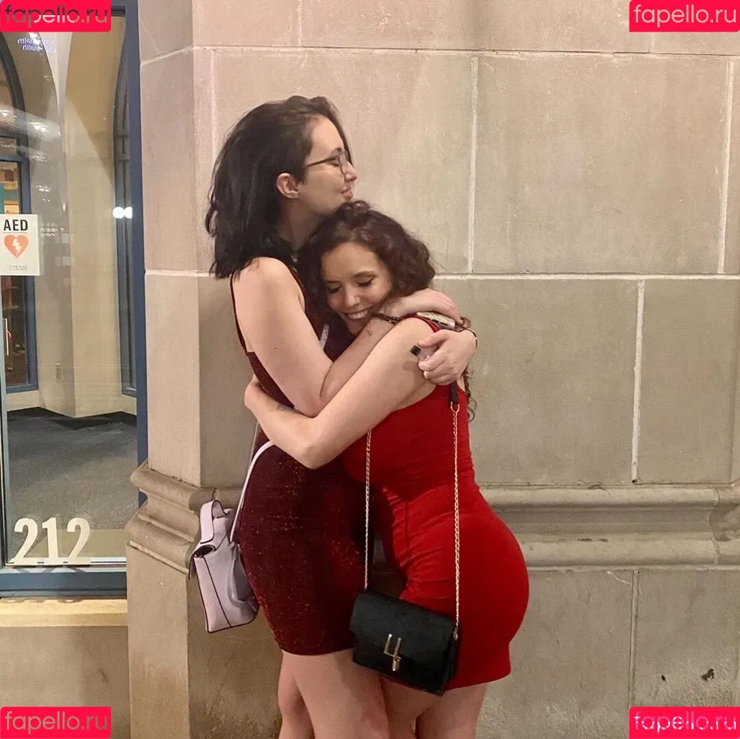 Laura Marie Onlyfans Photo Gallery 