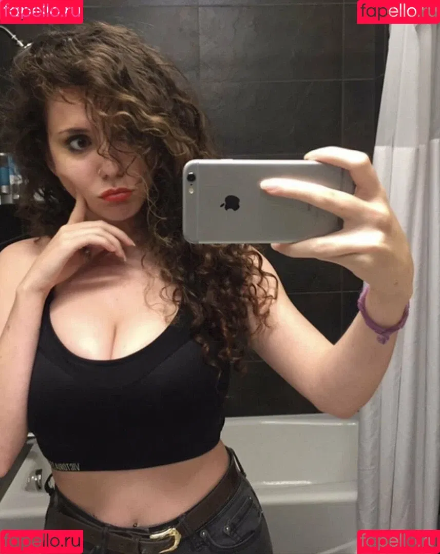 Laura Marie Onlyfans Photo Gallery 