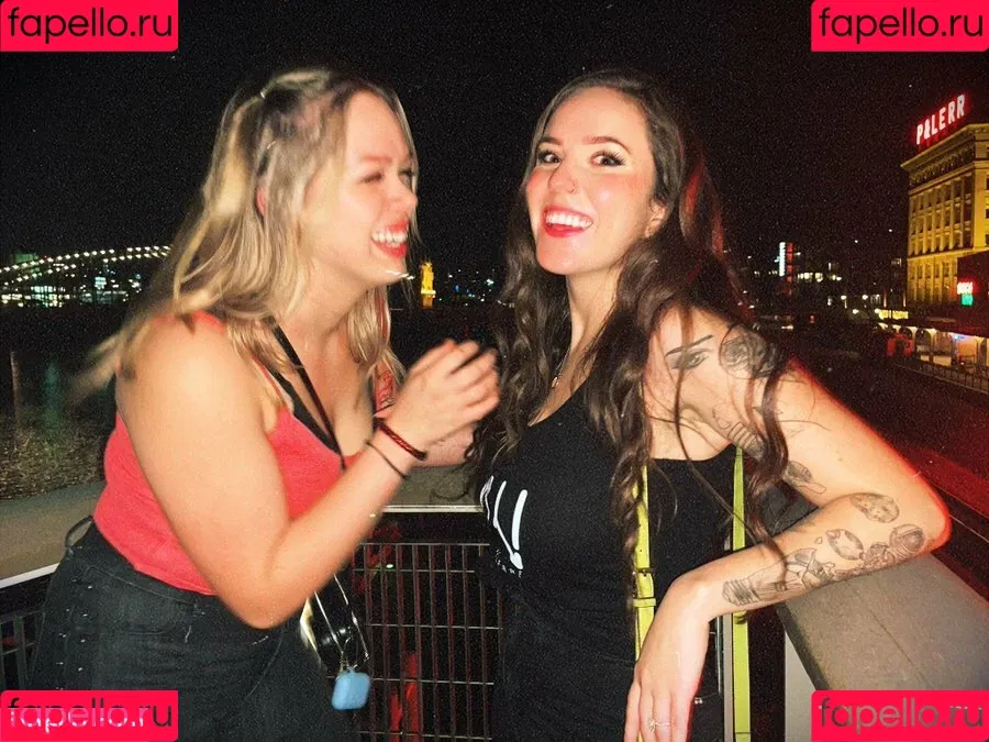 Laura Marie Onlyfans Photo Gallery 