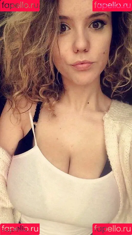 Laura Marie Onlyfans Photo Gallery 