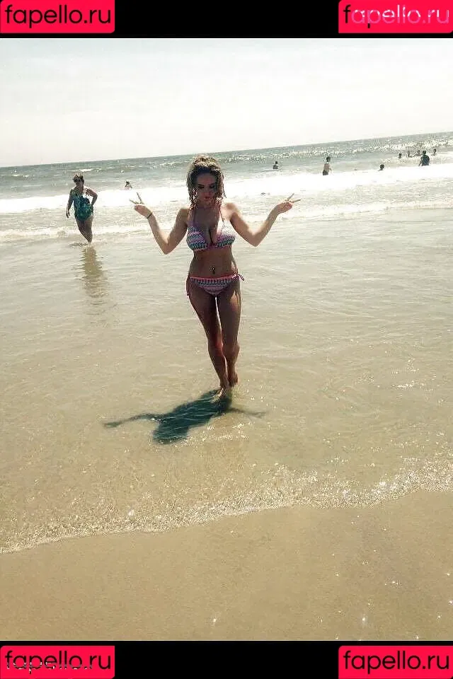 Laura Marie Onlyfans Photo Gallery 