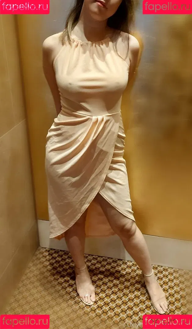 Yumi Kiwi Onlyfans Photo Gallery 