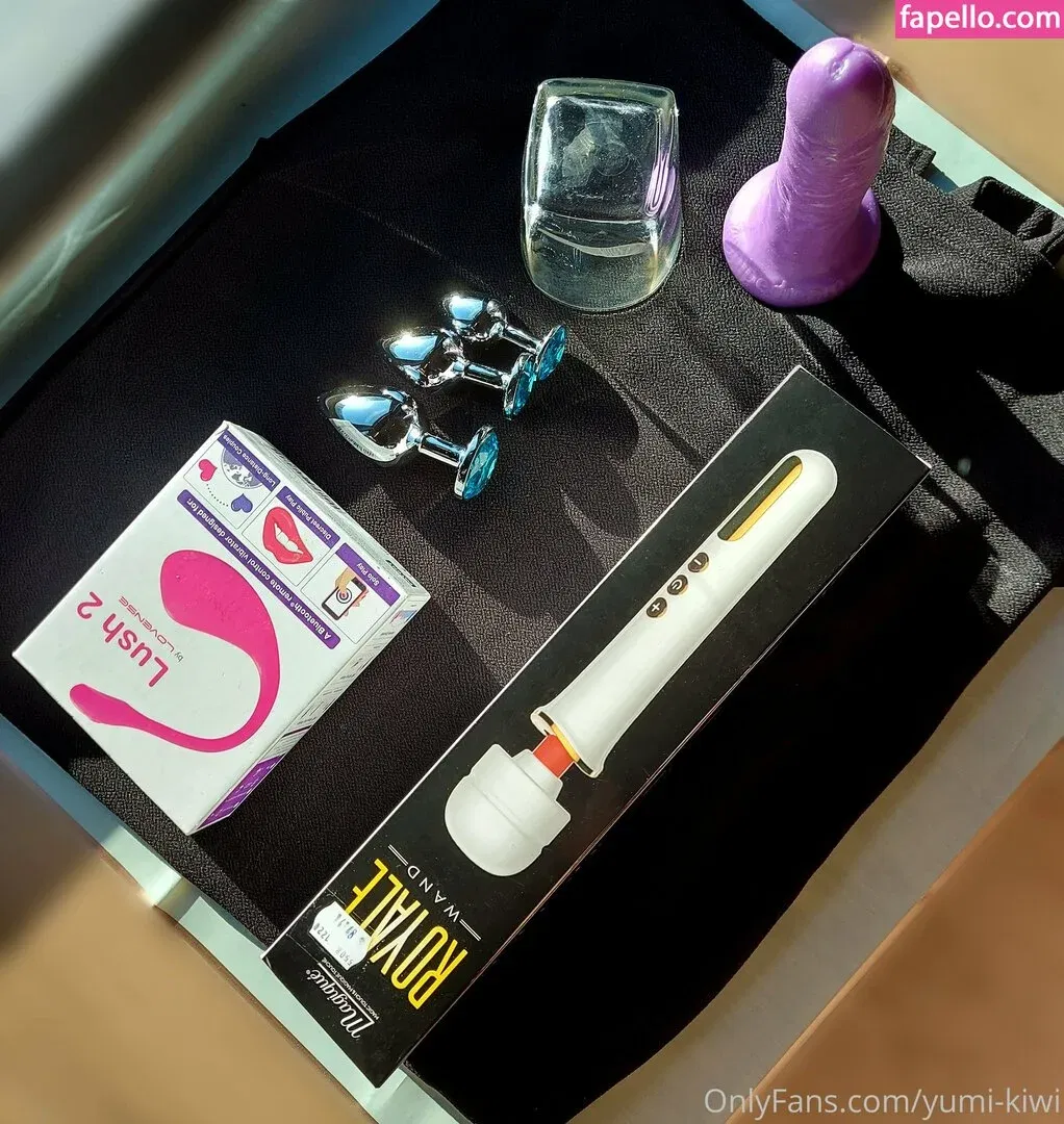 Yumi Kiwi Onlyfans Photo Gallery 