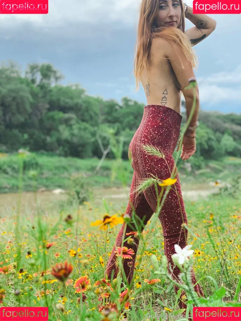 zoebytheriverfree Onlyfans Photo Gallery 