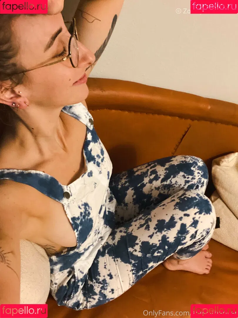 zoebytheriverfree Onlyfans Photo Gallery 
