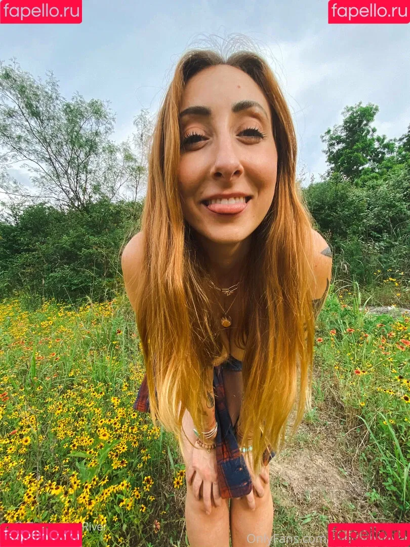 zoebytheriverfree Onlyfans Photo Gallery 