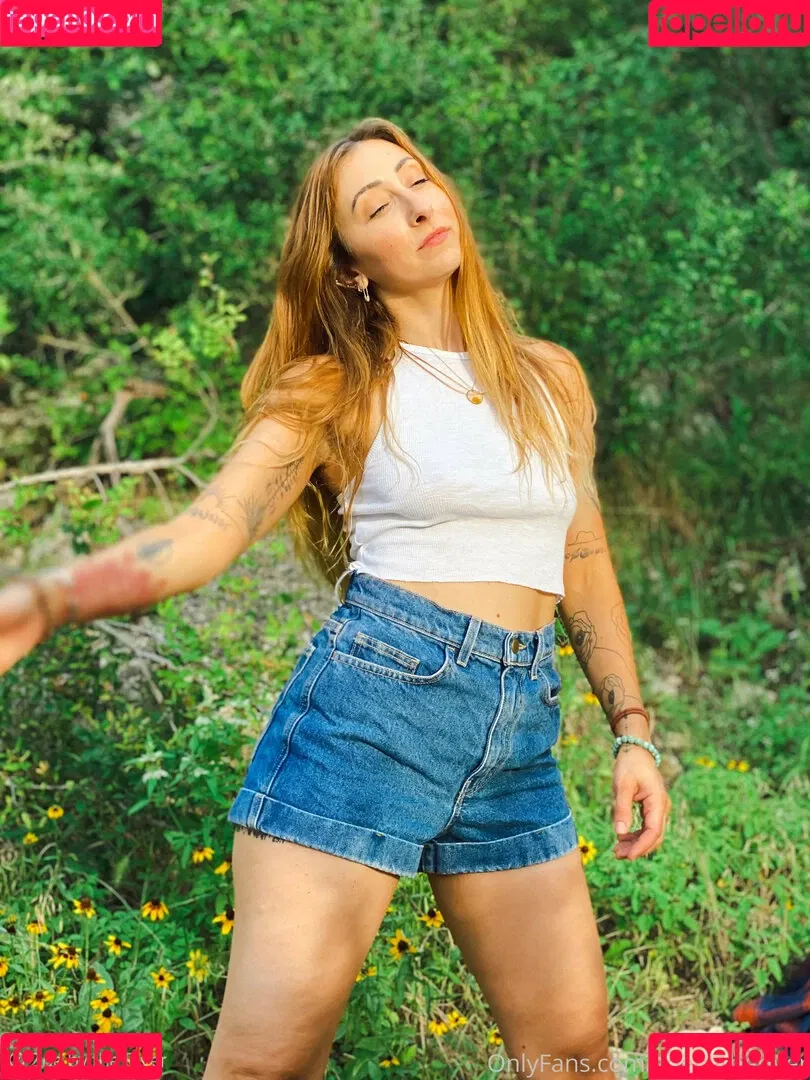 zoebytheriverfree Onlyfans Photo Gallery 