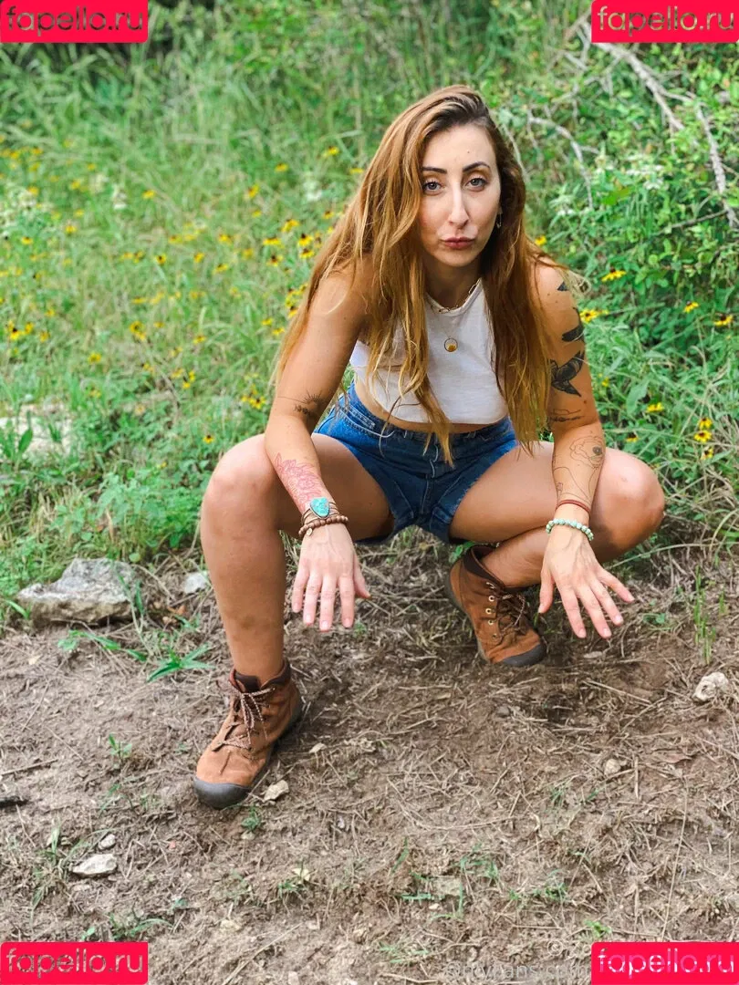 zoebytheriverfree Onlyfans Photo Gallery 