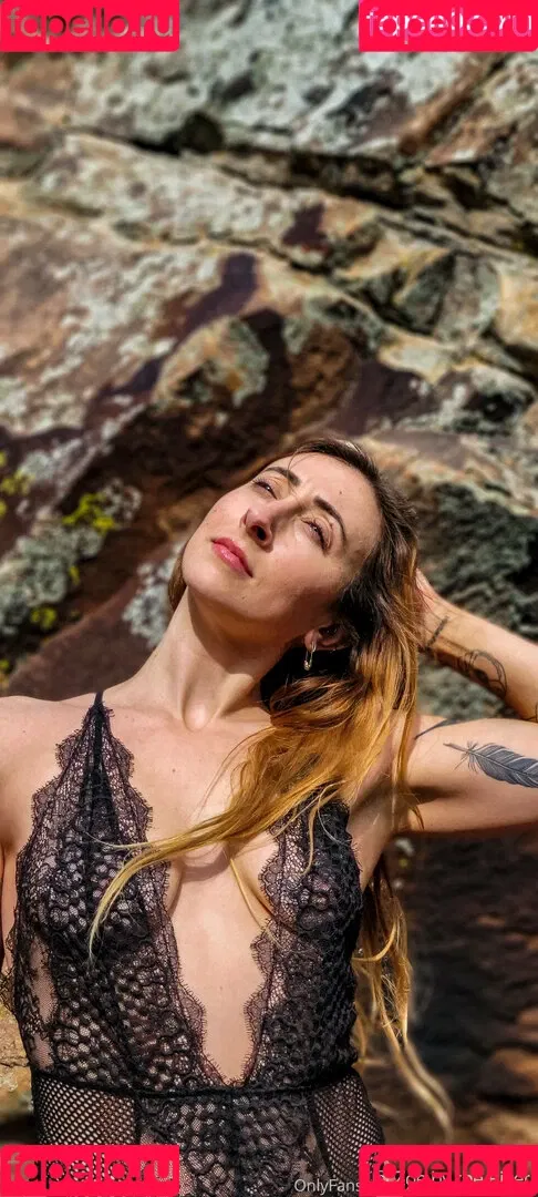 zoebytheriverfree Onlyfans Photo Gallery 