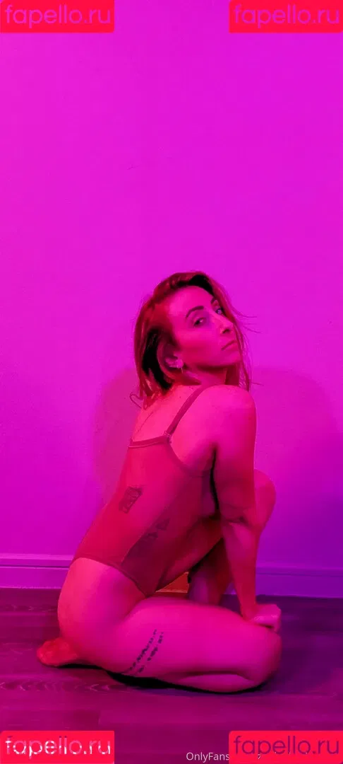 zoebytheriverfree Onlyfans Photo Gallery 