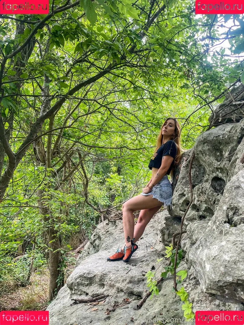 zoebytheriverfree Onlyfans Photo Gallery 