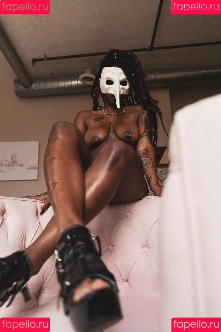 oyinoluphoto Onlyfans Photo Gallery 