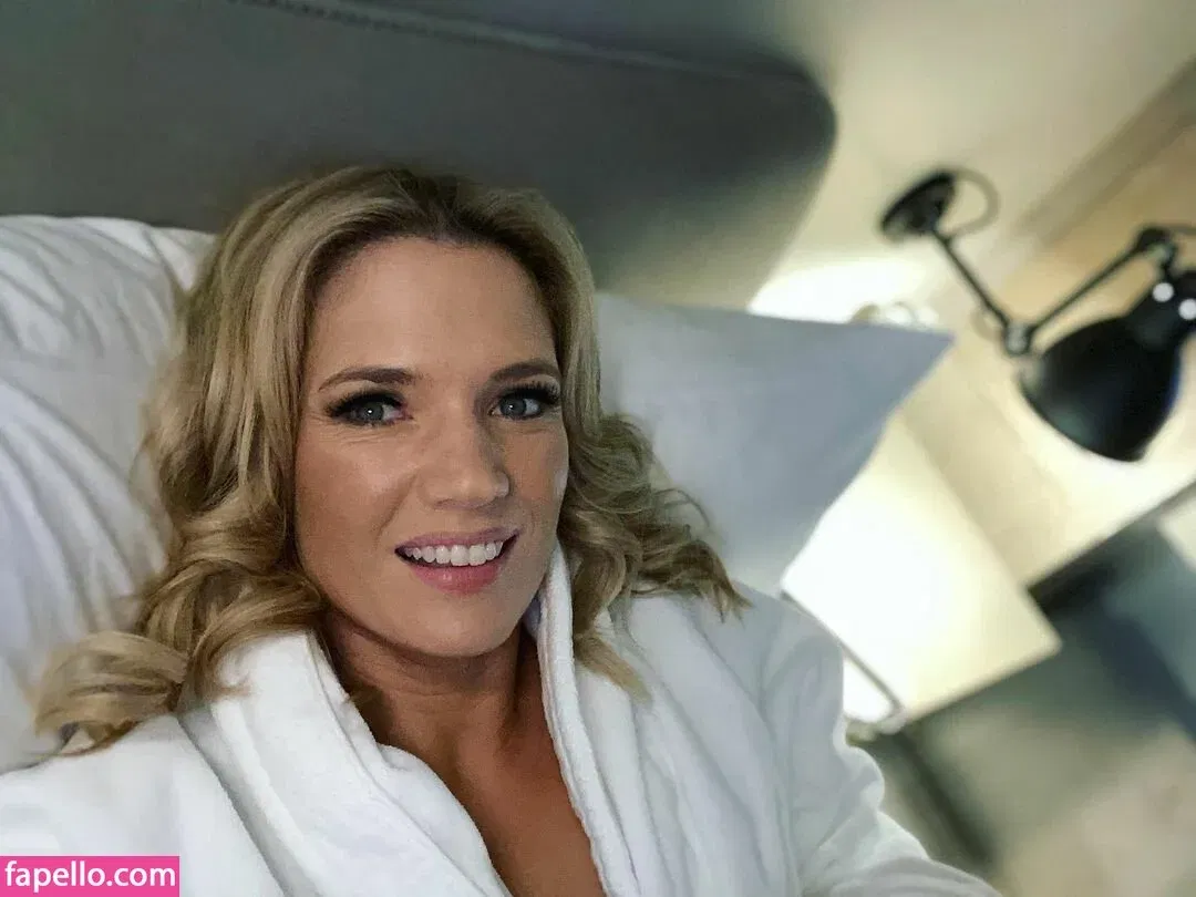 Charlotte Hawkins Onlyfans Photo Gallery 