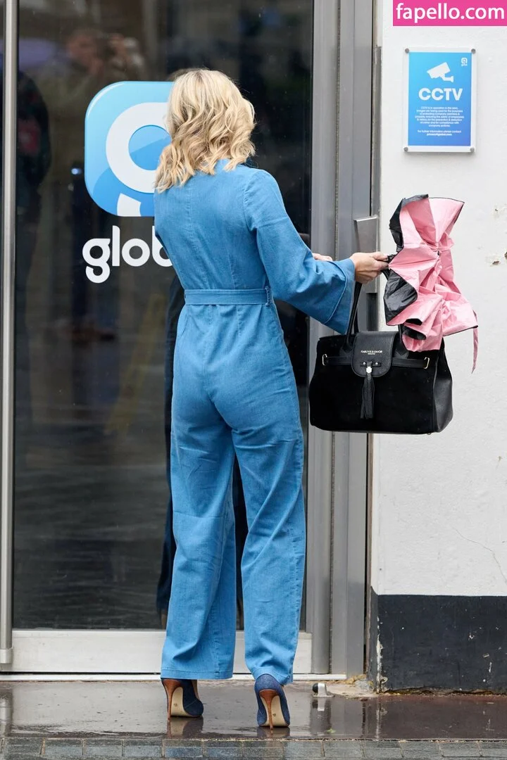 Charlotte Hawkins Onlyfans Photo Gallery 