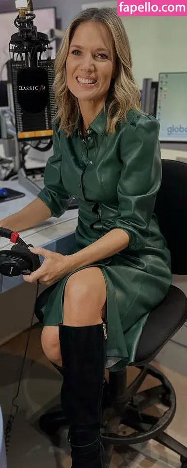 Charlotte Hawkins Onlyfans Photo Gallery 