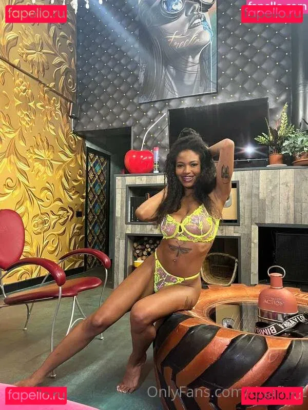 Tina Fire Onlyfans Photo Gallery 