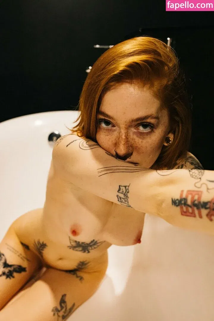 Naiadthenymph Onlyfans Photo Gallery 