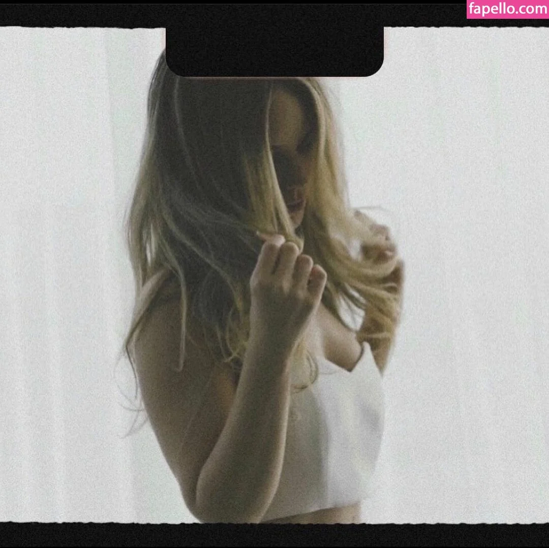 Camila Sodi Onlyfans Photo Gallery 