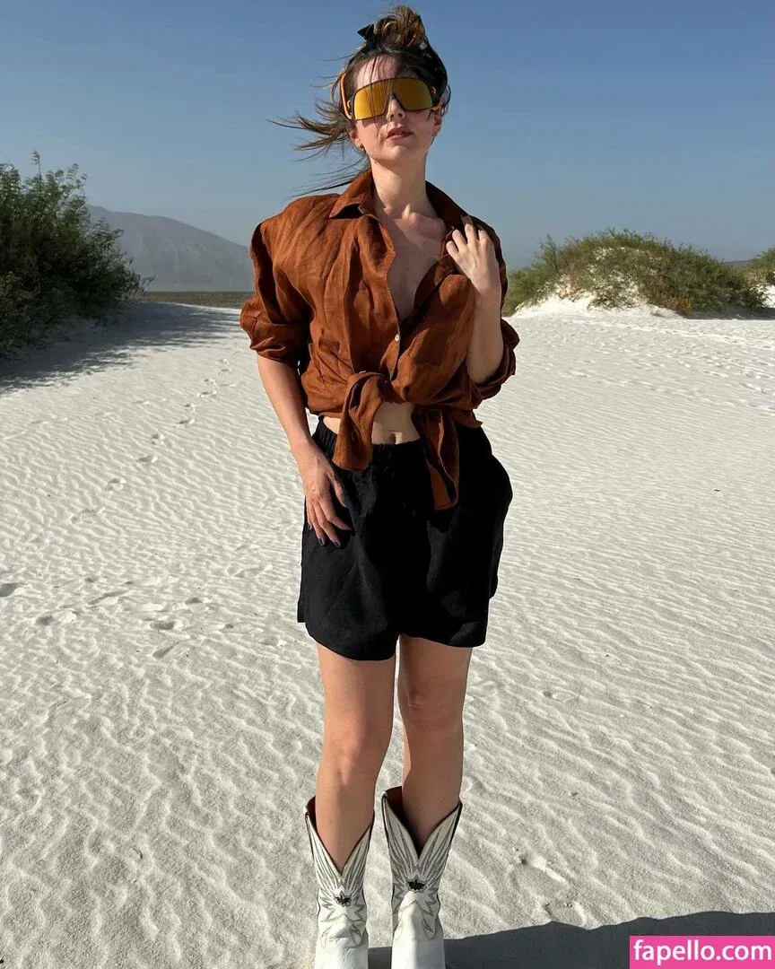 Camila Sodi Onlyfans Photo Gallery 