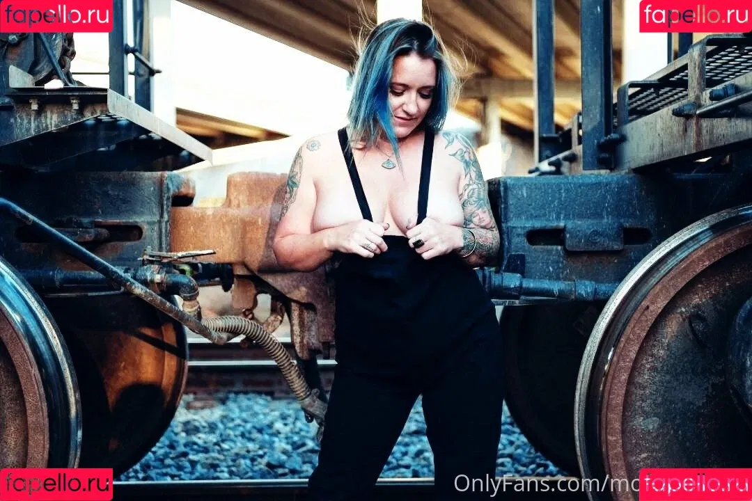 molleewaters Onlyfans Photo Gallery 