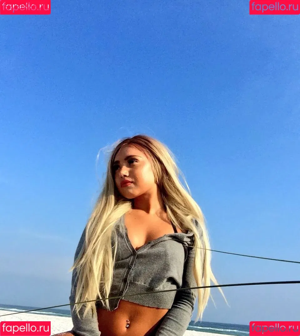 Shari G Onlyfans Photo Gallery 