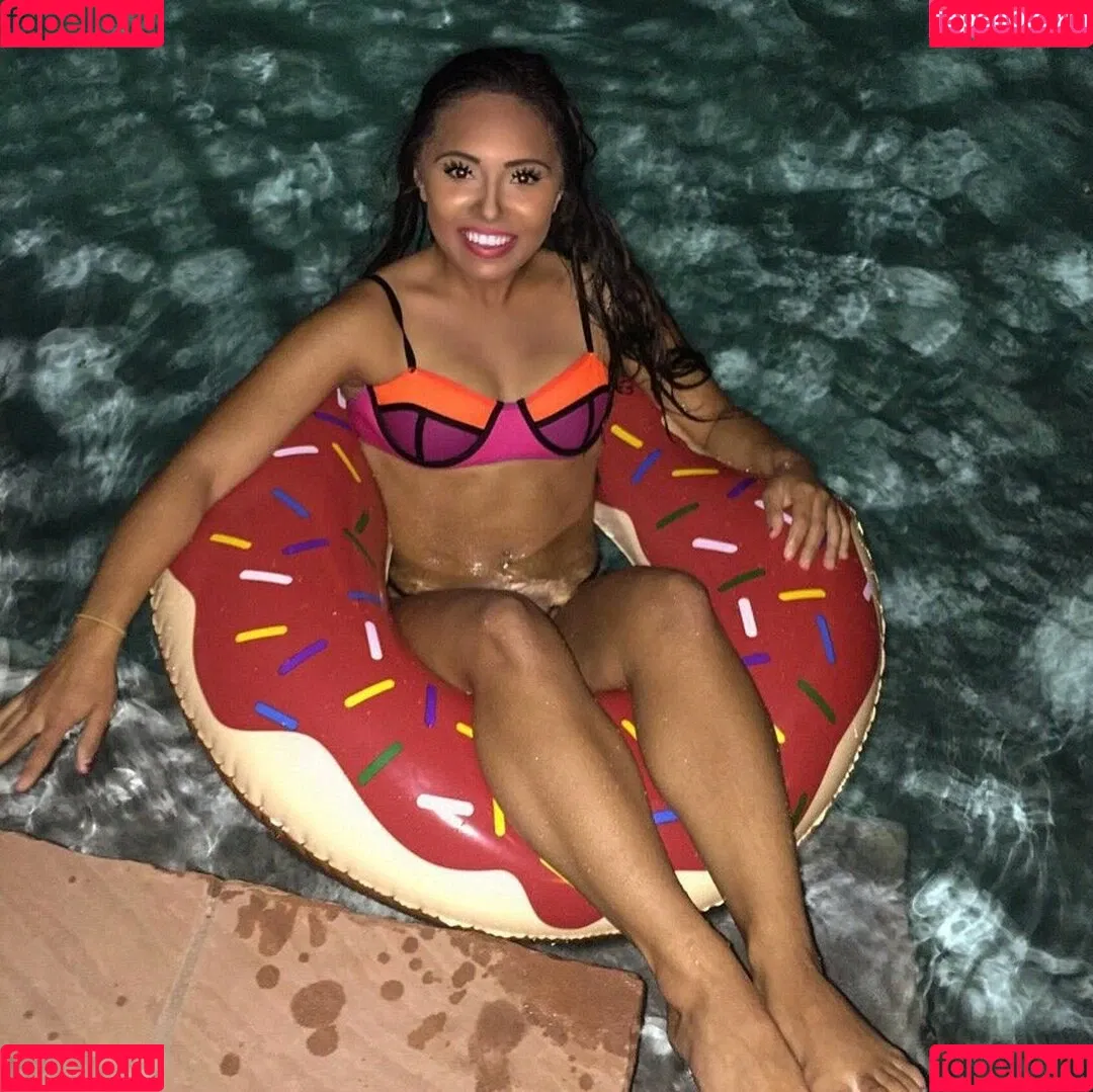 Shari G Onlyfans Photo Gallery 