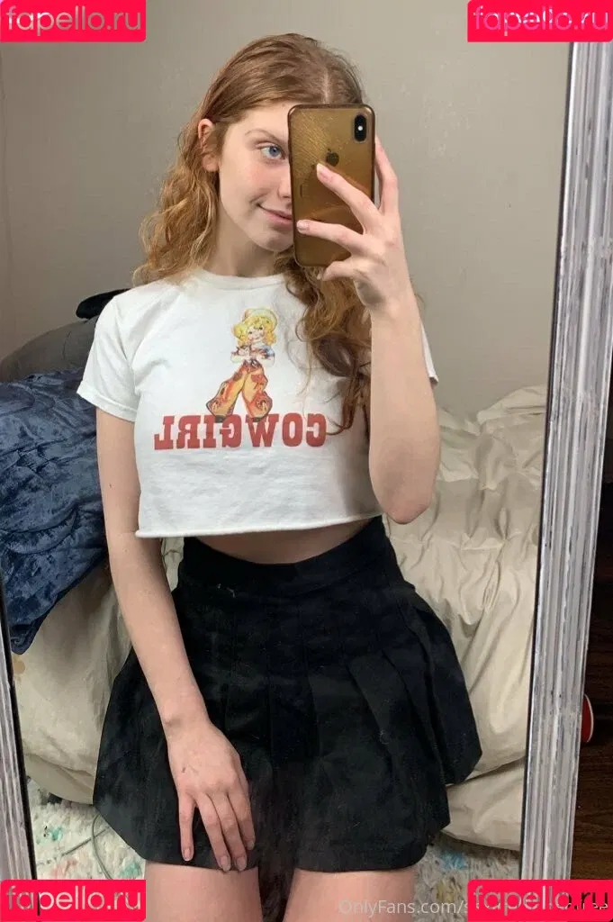 sexyredinbedfree Onlyfans Photo Gallery 