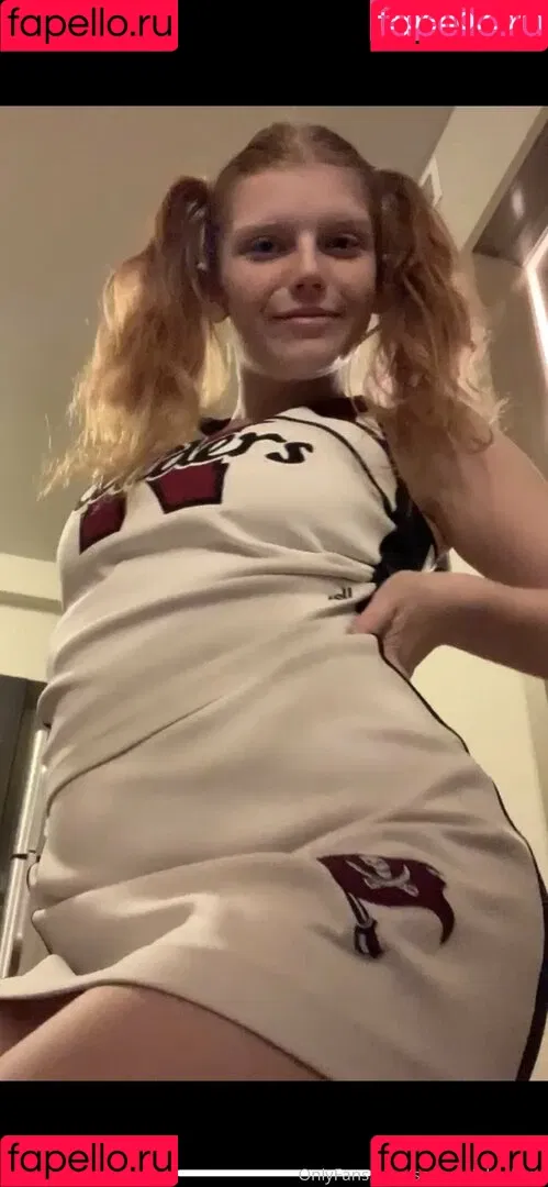 sexyredinbedfree Onlyfans Photo Gallery 