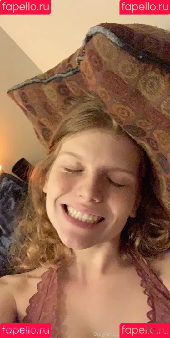 sexyredinbedfree Onlyfans Photo Gallery 