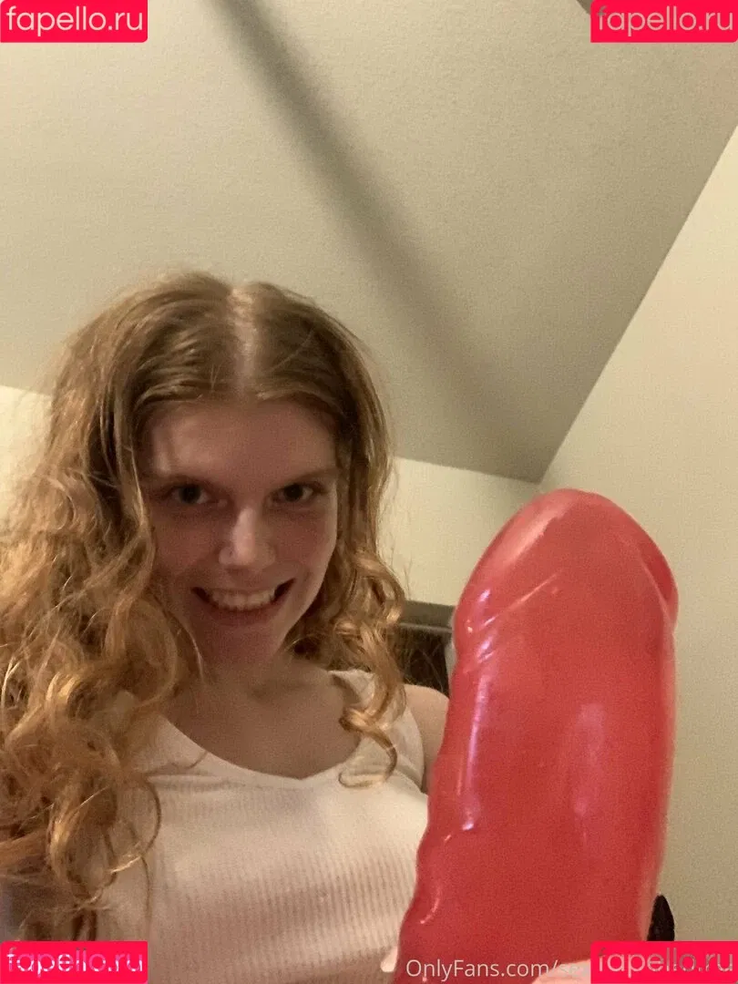sexyredinbedfree Onlyfans Photo Gallery 