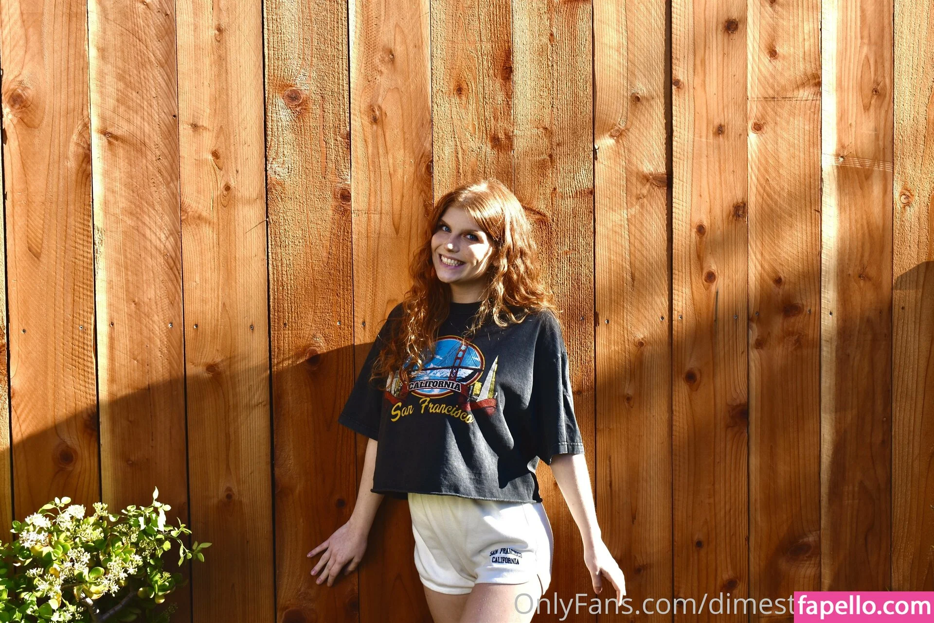 sexyredinbedfree Onlyfans Photo Gallery 